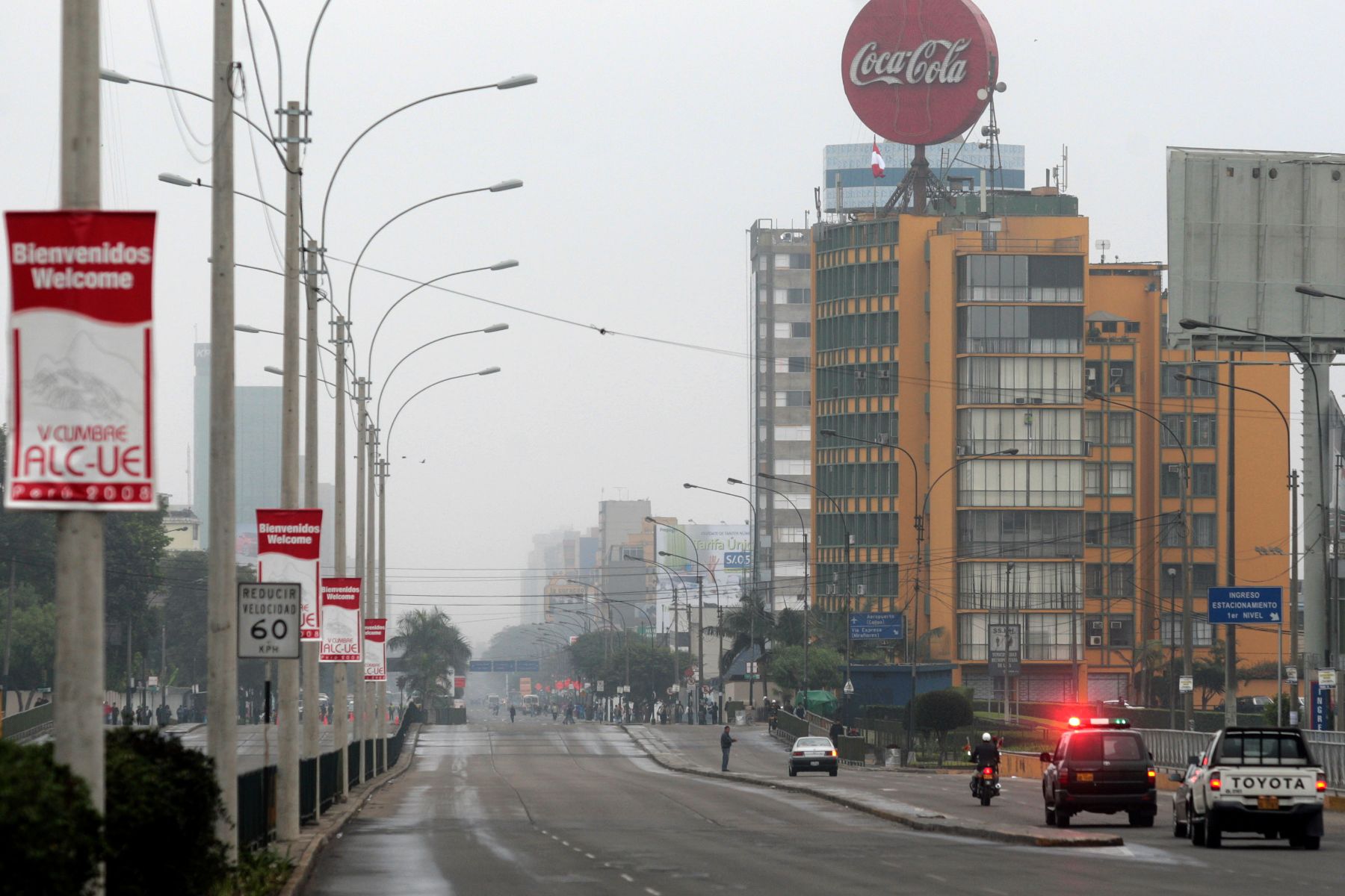 La avenida Javier Prado fue cerrada  en un tramo a la altura del Museo de la Nación y solo se permitió el acceso a delegaciones acreditadas para la Cumbre ALC-UE. Foto:ANDINA/Piero Vargas
