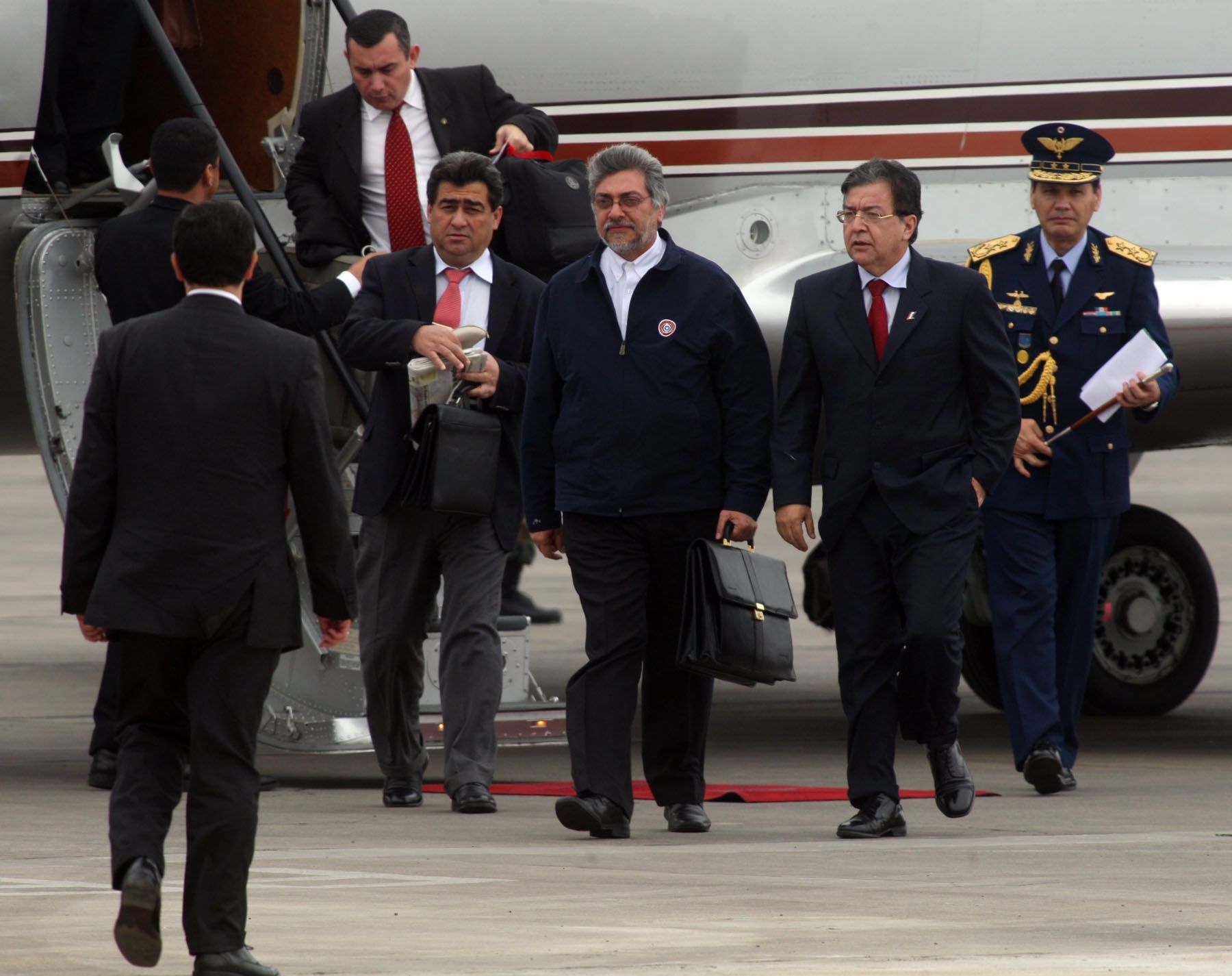 Llegada del Presidente de Paraguay, Nicanor Duarte Frutos y el Presidente electo Fernando Lugo, a su llegada al Grupo Aèreo Nùmero 8. Foto:ANDINA/Carlos Lezama