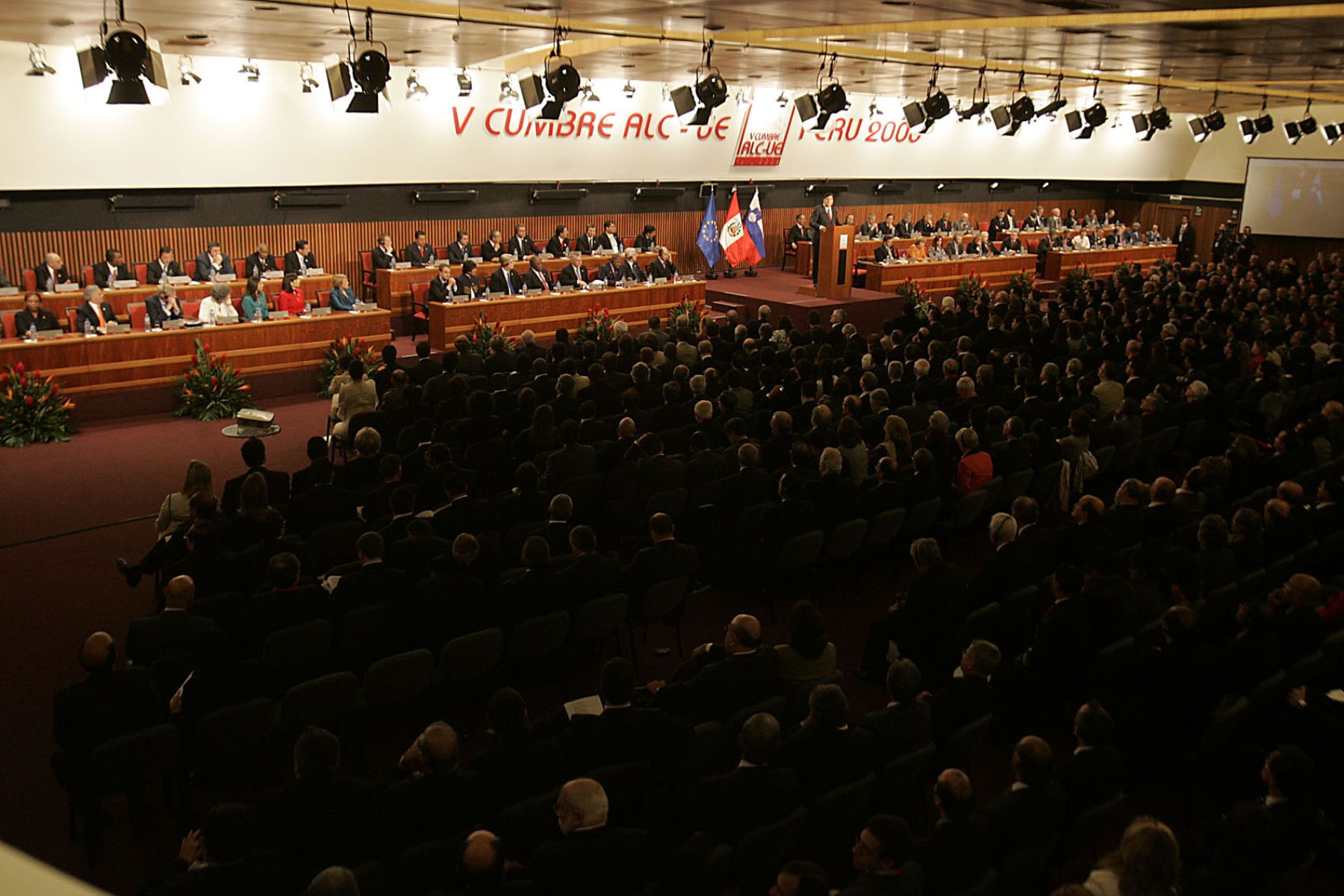 El presidente de la República, Alan García, durante su discurso de apertura de la V Cumbre ALC-UE.Foto:ANDINA/Juan Carlos Guzmán Negrini.