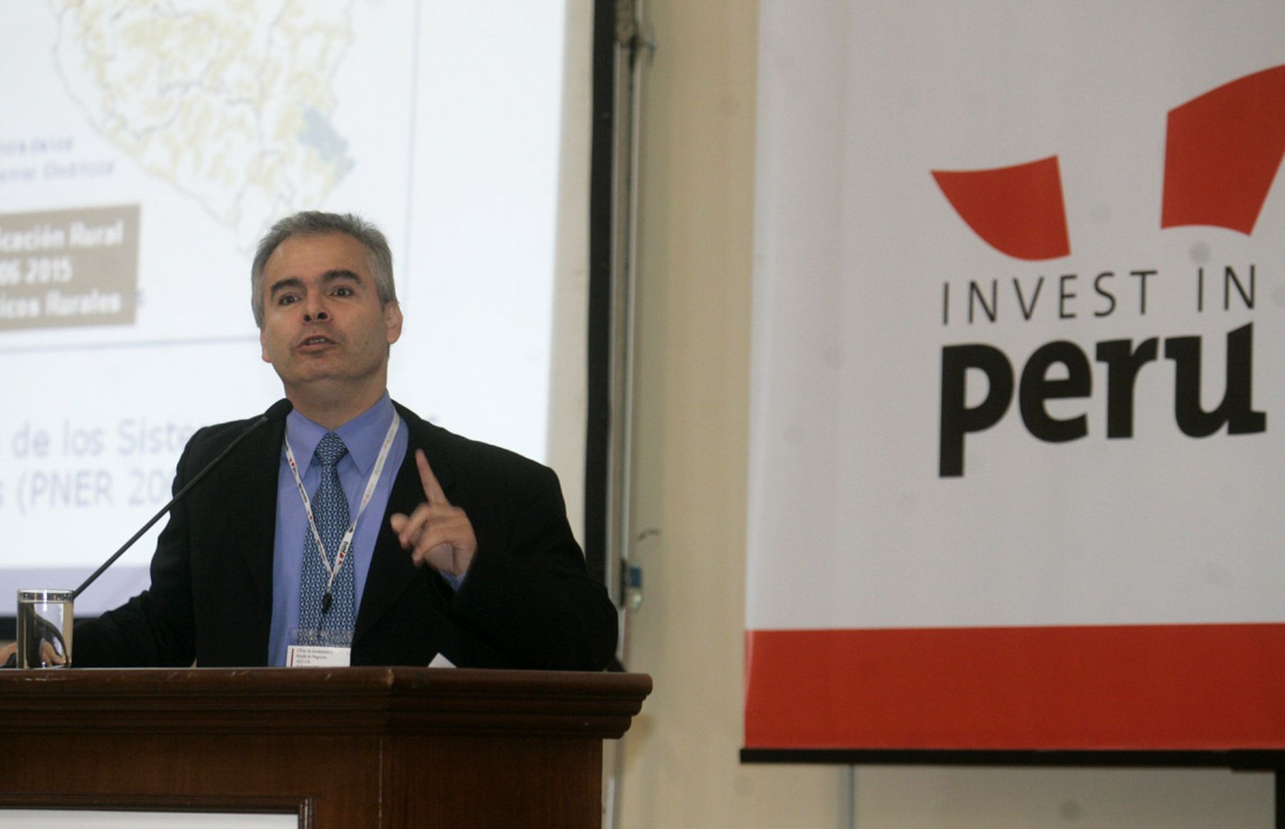 Pedro Fernando Gamio Viceministro de Energia y MInas durante su exposiciòn del I Foro de Inversiones y Rueda de Negocios ALC-UE. Foto: ANDINA/Rafael Cornejo
