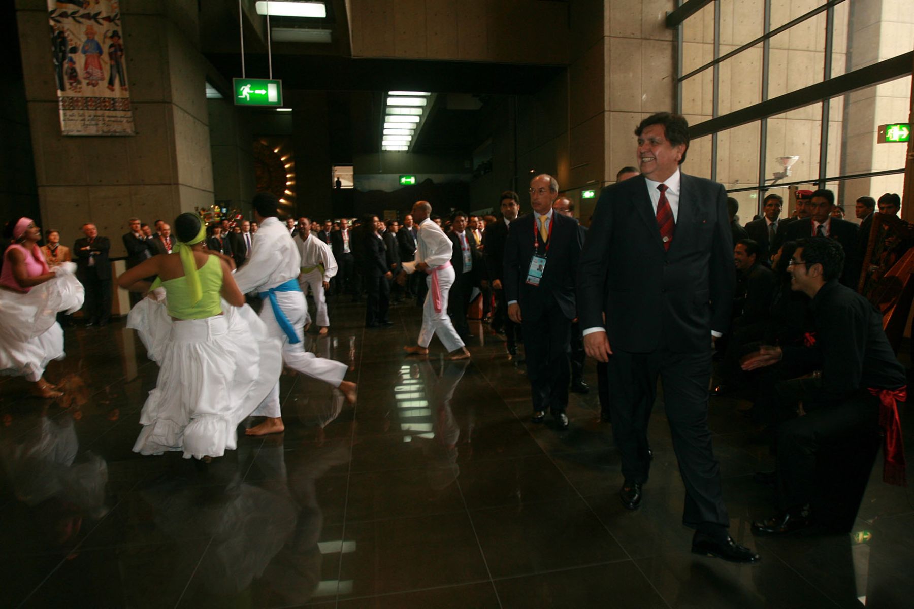 El presidente Alan García hace un recorrido por las salas del Museo de la Nación acompañado de los participantes de la V Cumbre ALC UE.Foto:ANDINA/sepres/Oscar Farje