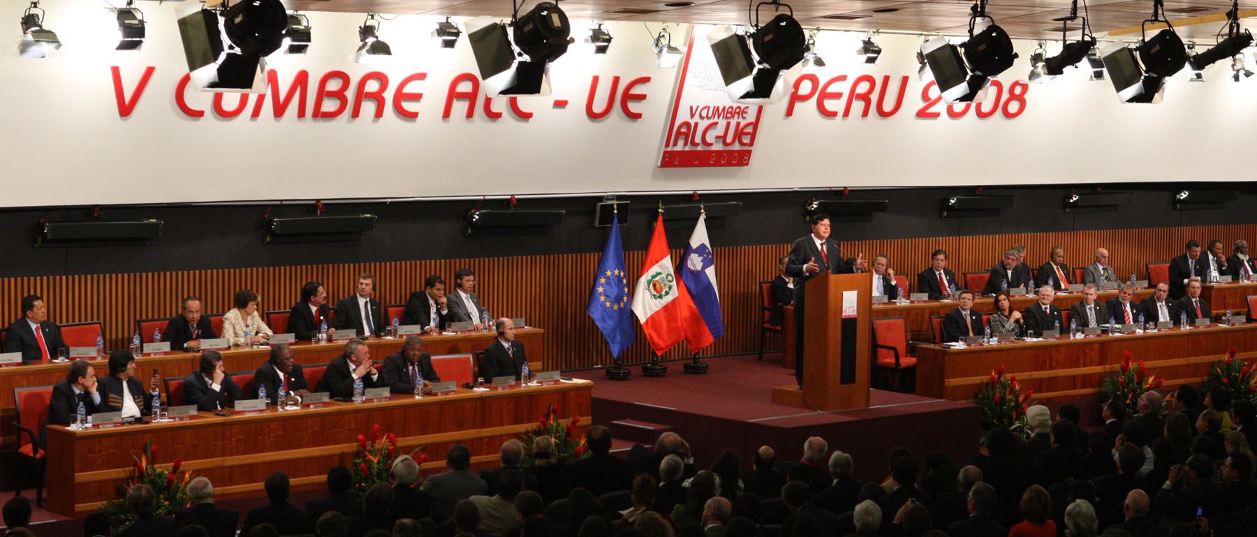 El presidente de la Repùblica , Alan Garcìa, clausuró la V Cumbre ALC-UE esta noche en Lima. Foto:ANDINA/Carlos Lezama