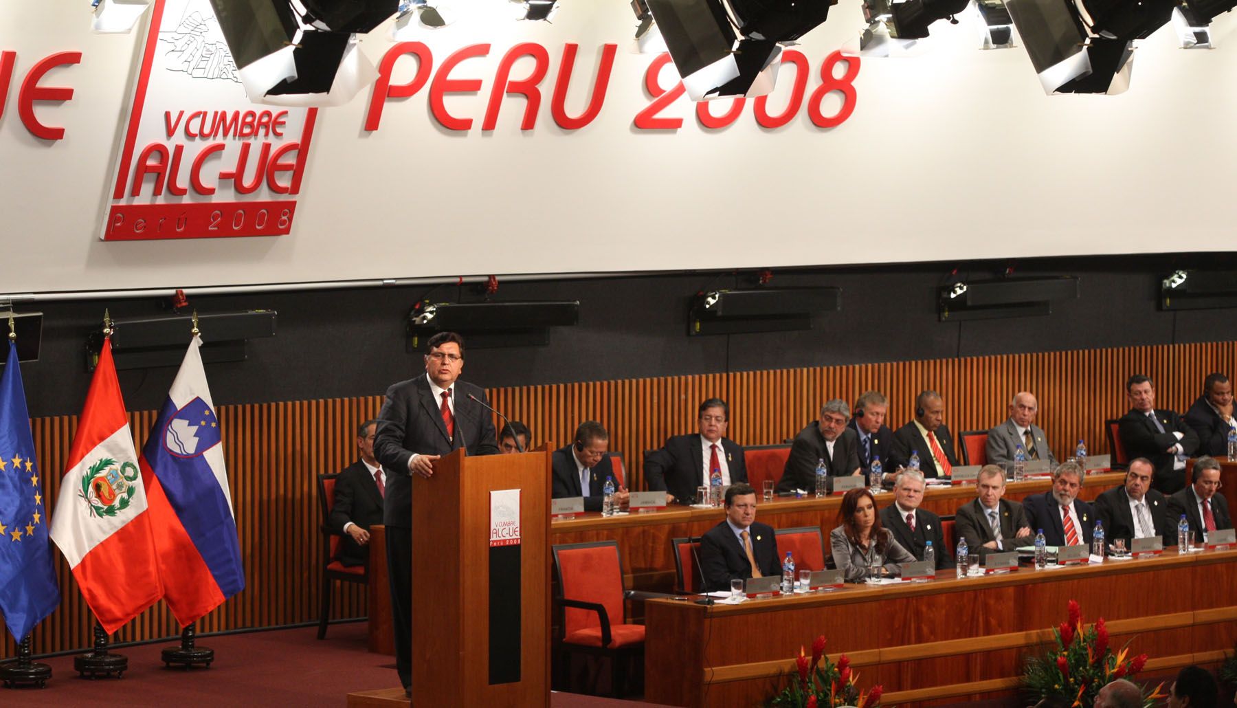 El presidente de la Repùblica , Alan Garcìa, clausuró la V Cumbre ALC-UE esta noche en Lima. Foto:ANDINA/Carlos Lezama