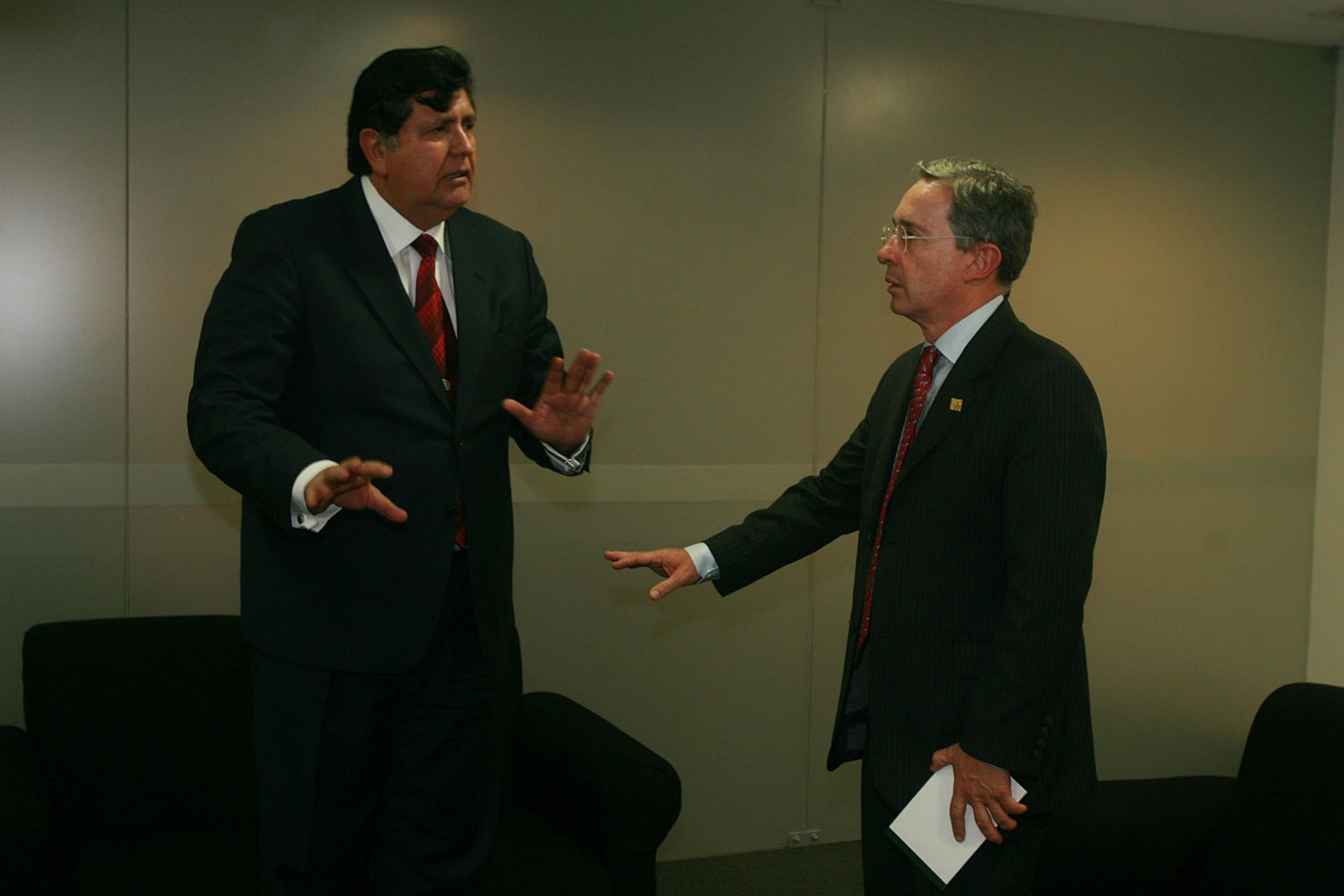 Presidente Alan García se reunió con el Presidente de Colombia, Alvaro Uribe, tras clausurar V cumbre ALC-UE  2008.Foto:SEPRES/Oscar Farje Gomero.