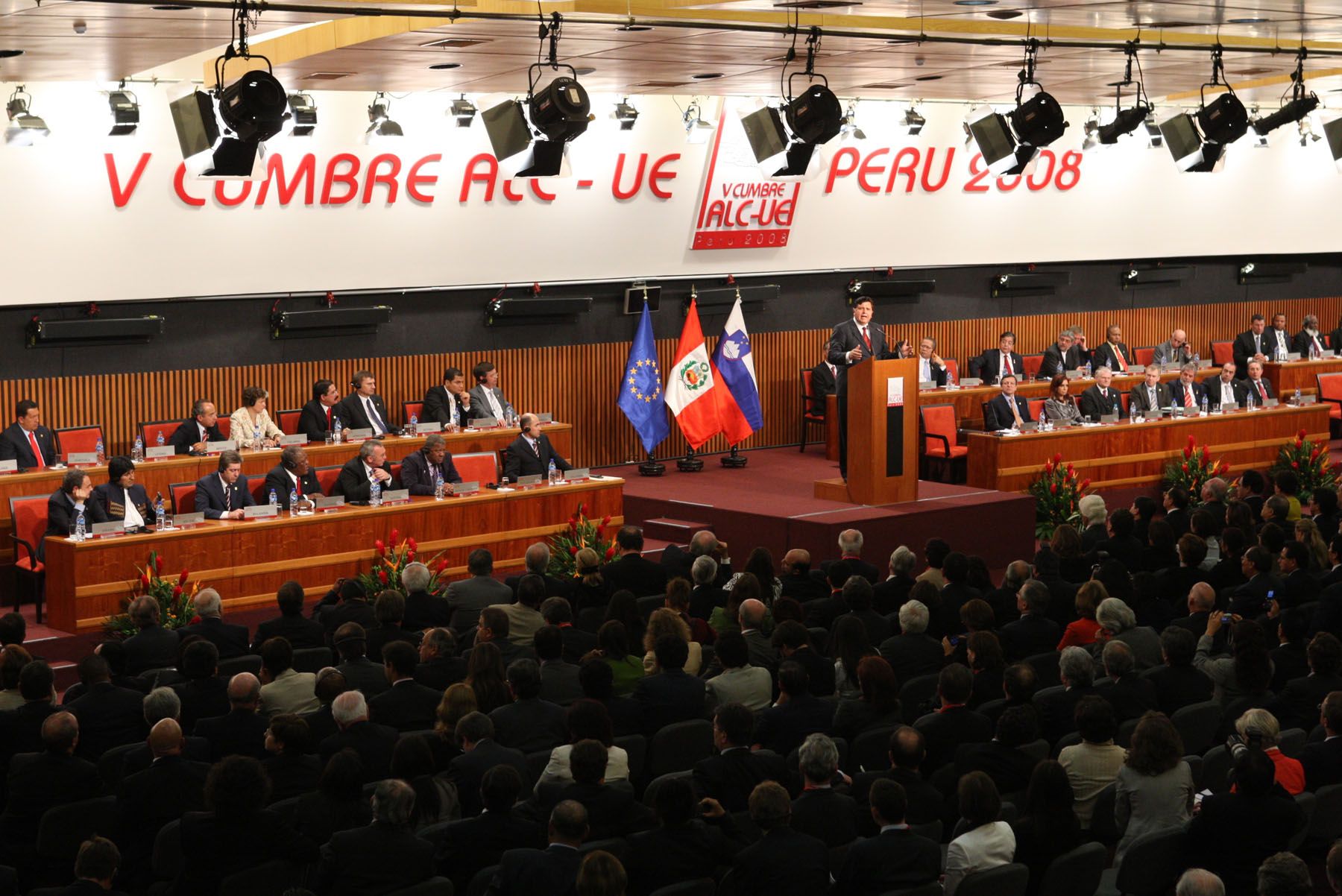 El presidente de la Repùblica , Alan Garcìa, clausuró la V Cumbre ALC-UE esta noche en Lima. Foto:ANDINA/Carlos Lezama Publicado