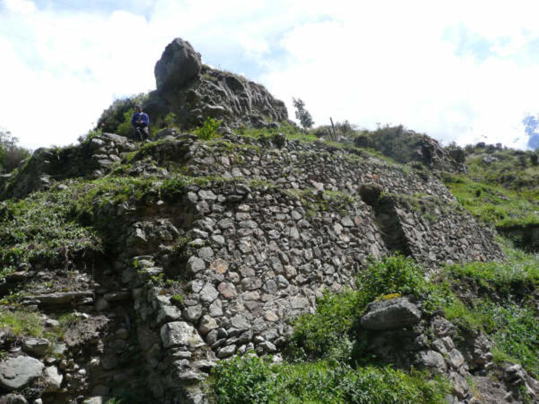 Revelan que restos preíncas conforman el 40% del Parque Arqueológico de ...