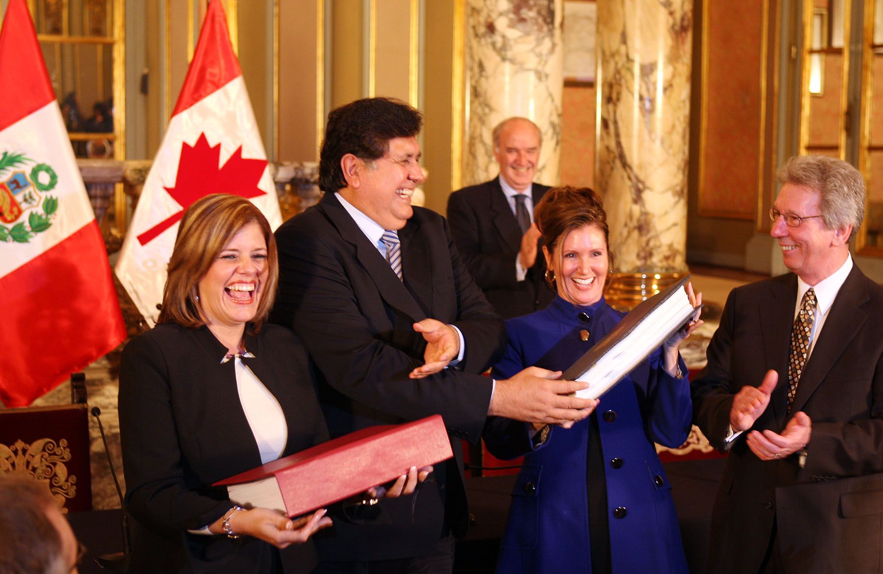 Firma del Tratado de Libre Comercio con Canadá. Foto: ANDINA/Carlos Lezama.