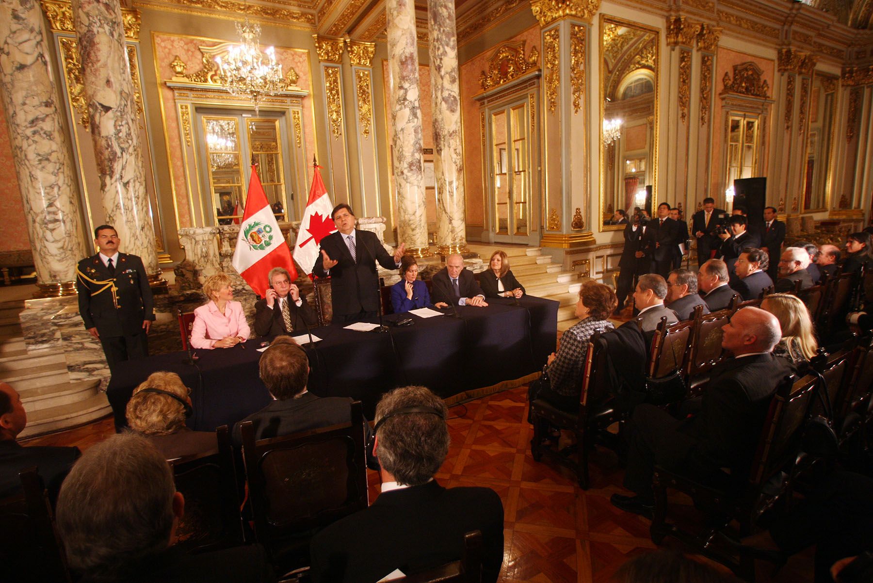 Firma de Tratado de Libre Comercio con Canada. Foto: ANDINA /Carlos Lezama