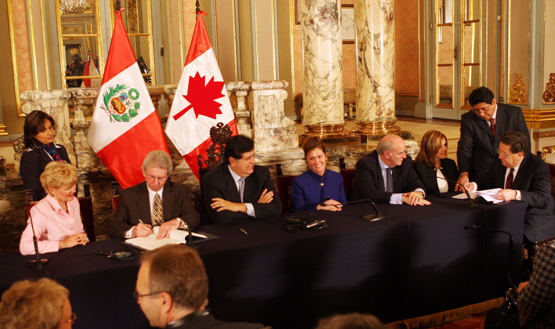 Firma de Tratado de Libre Comercio con Canadá. Foto: ANDINA /Carlos Lezama