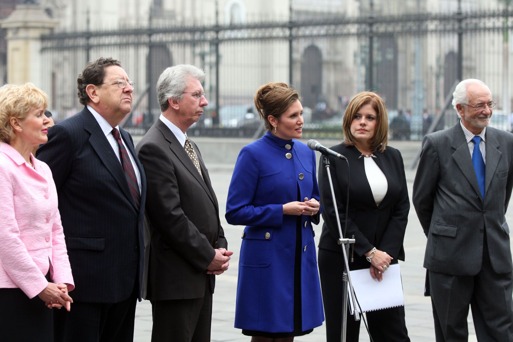Conferencia de prensa de ministros peruanos y canadienses tras la firma del Tratado de Libre Comercio. . Foto: ANDINA /Carlos Lezama.