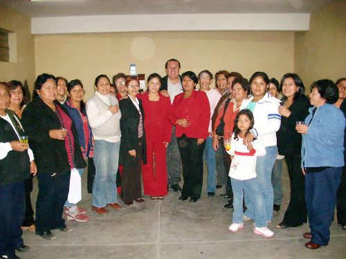 Las madres del Vaso de Leche compartieron una velada con el alcalde de Chaclacayo.