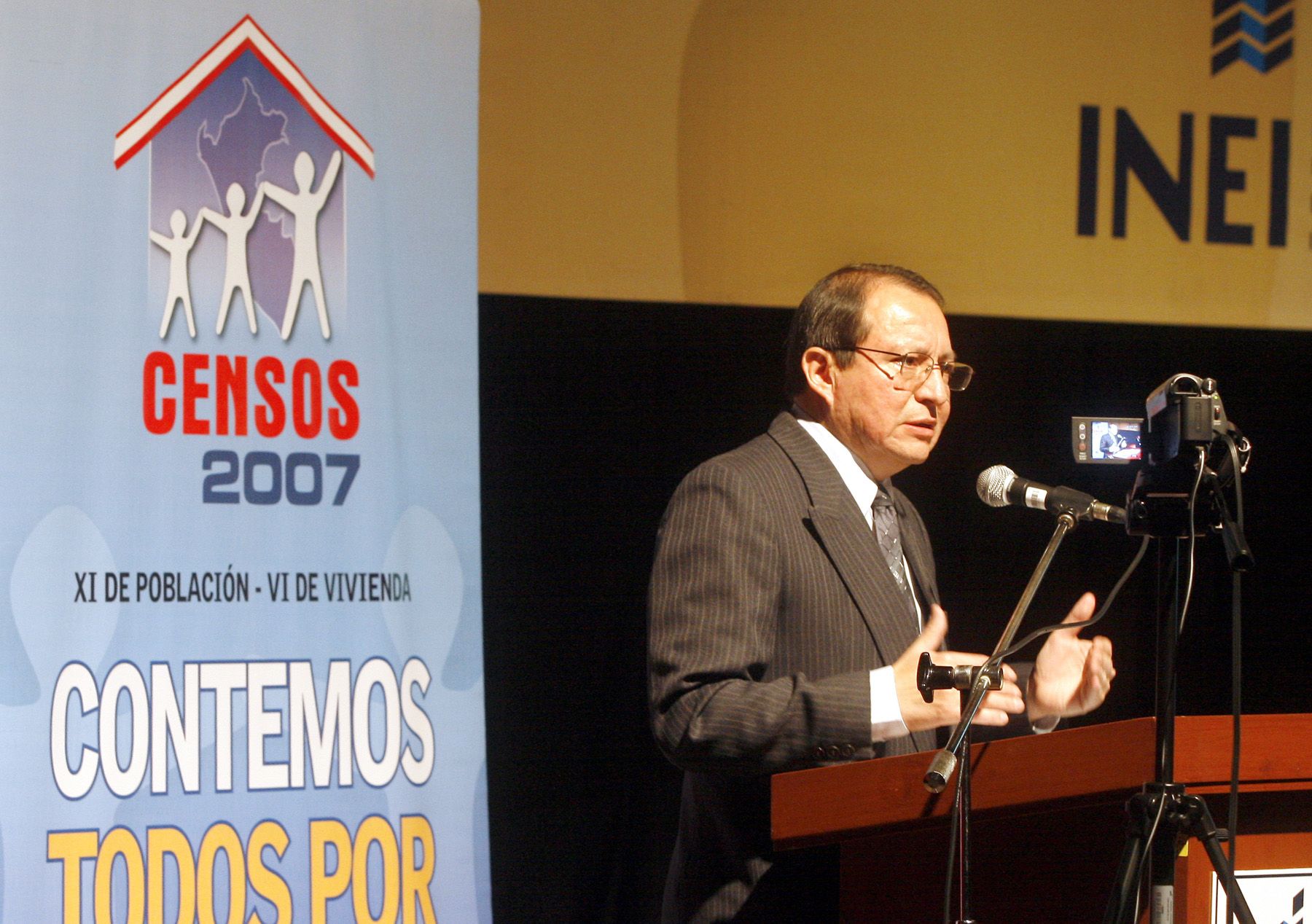 Renán Quispe, jefe del INEI, revela primeros resultados del XI Censo Nacional de Población realizado, en octubre de 2007. Foto: ANDINA/Stephanie Zollner.