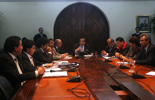 Presidente del Consejo de Ministros, Jorge del Castillo, se reunió con autoridades de Moquegua para solucionar los problemas de la región. Foto: ANDINA/Maritza Rosales.