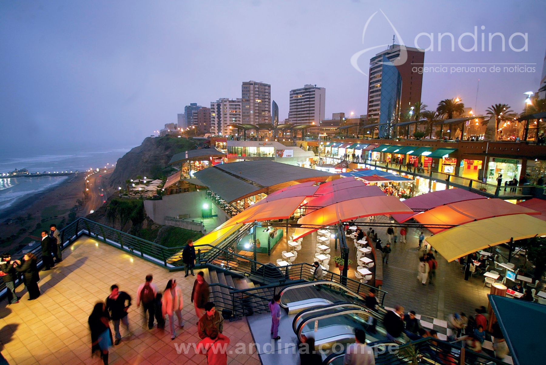 Lima: Vista de LARCOMAR