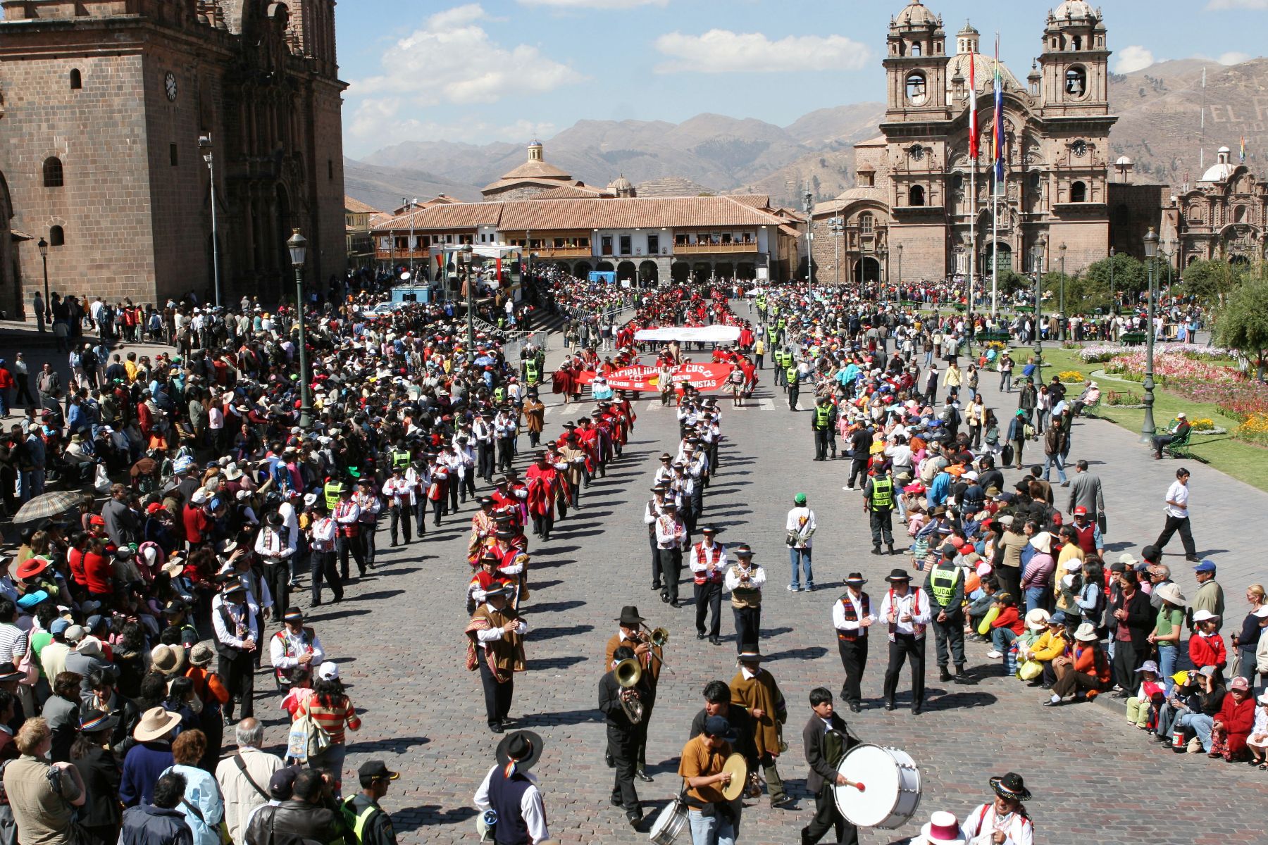 Desfile cívico en homenaje a la ciudad de Cusco. Foto: ANDINA/Norman Córdova
