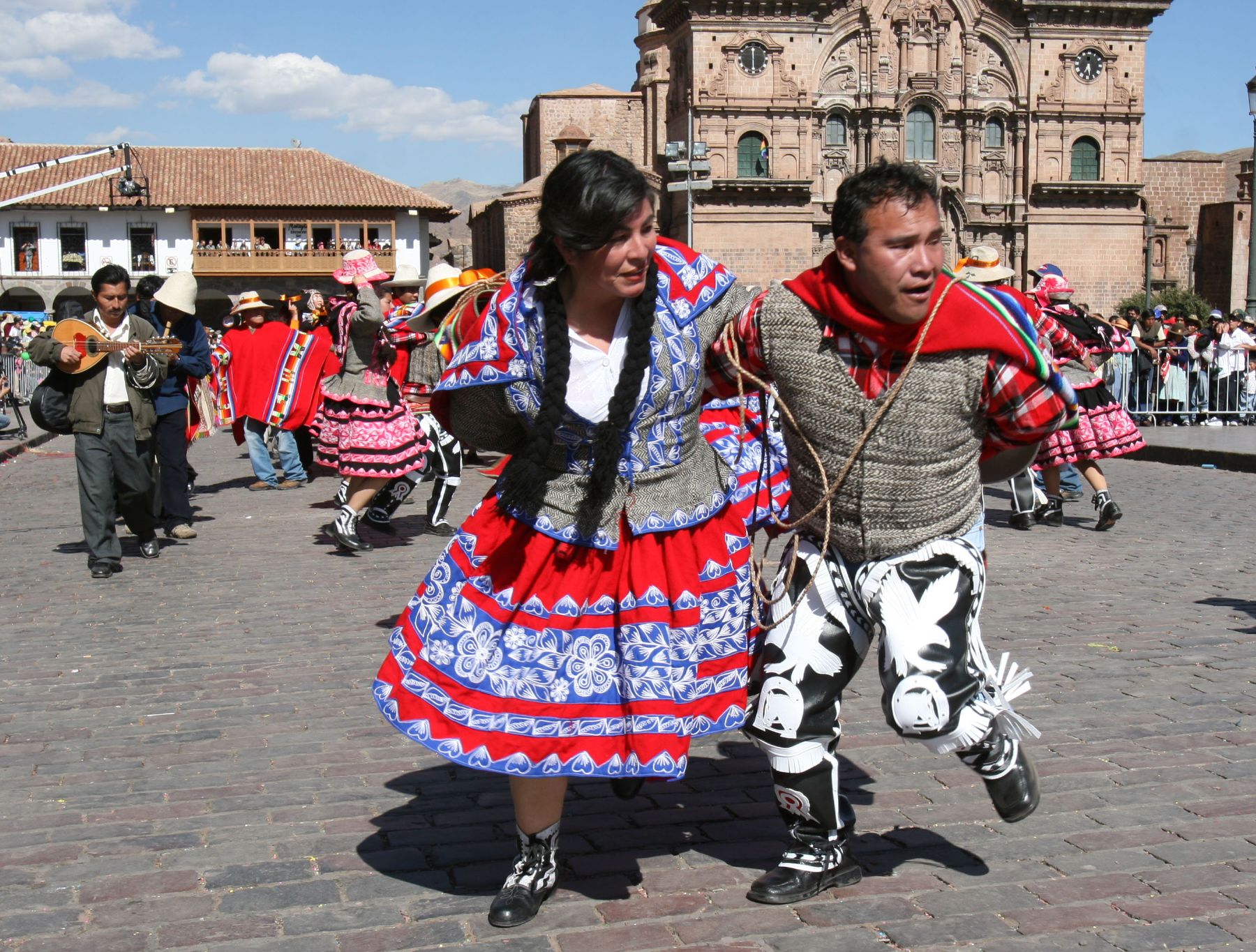 Desfile cívico en homenaje a la ciudad de Cusco. Foto: ANDINA/Norman Córdova