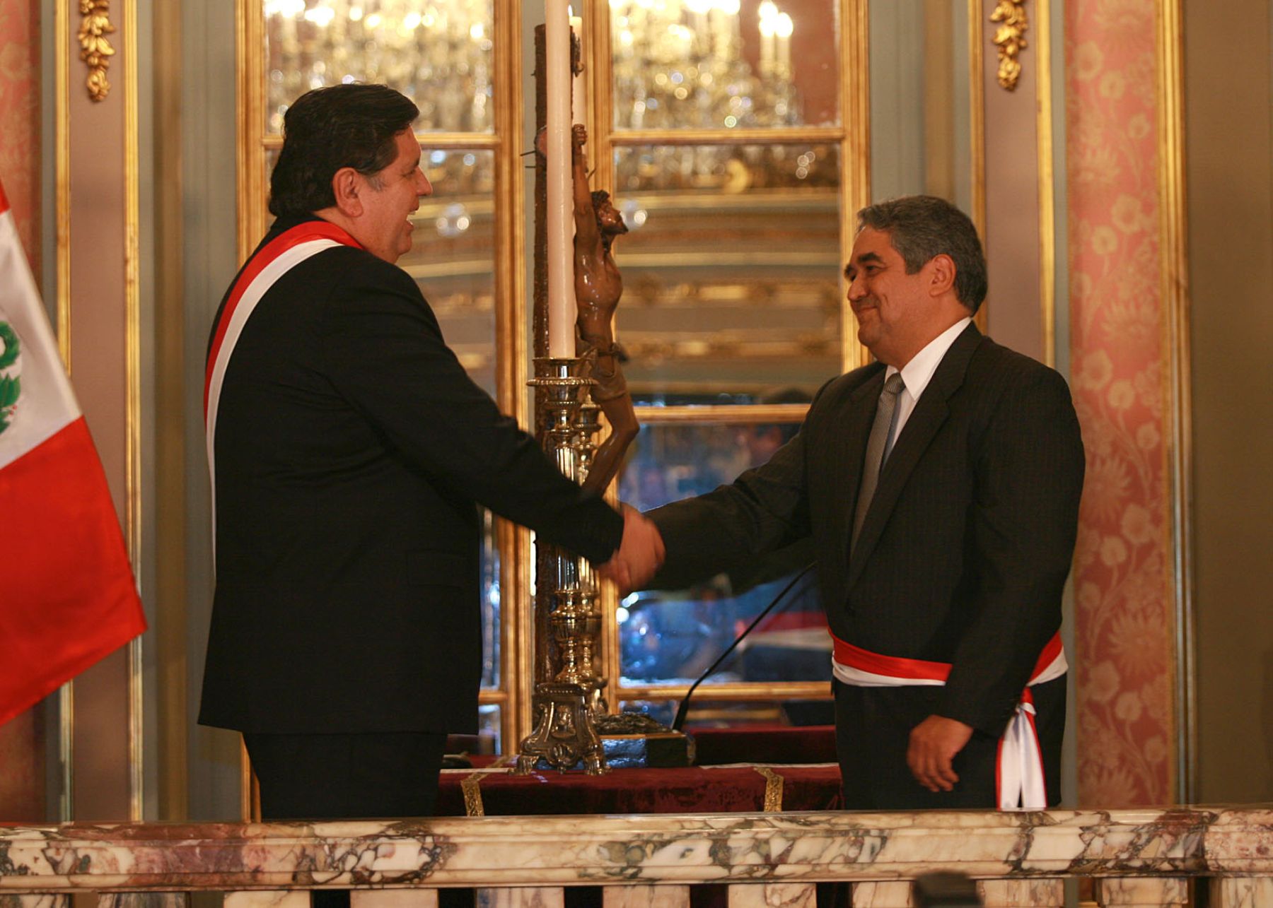 El presidente Alan García juramentó a Luis Miguel Valdivieso Montano como nuevo ministro de Economía y Finanzas, en Palacio de Gobierno. Foto: SEPRES/ Oscar Farje Gomero.