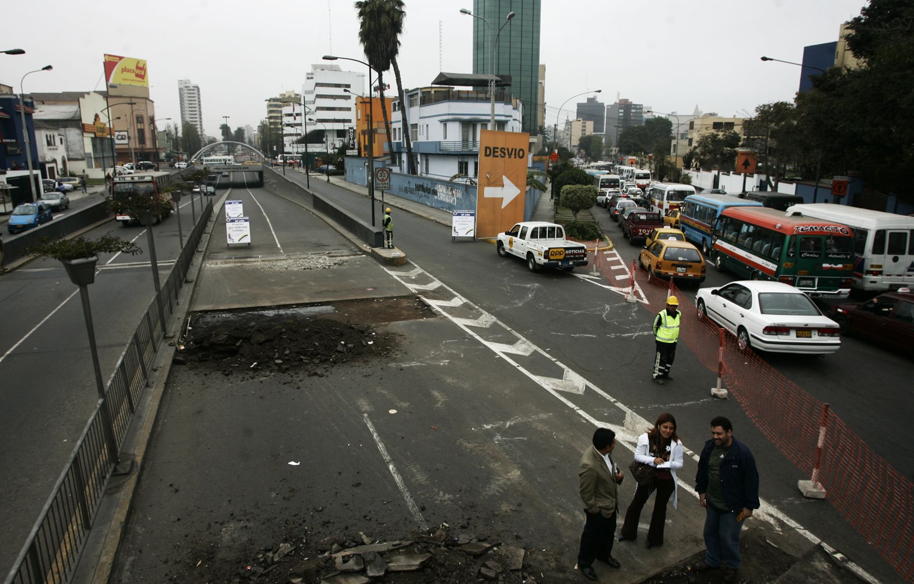 Inicio de obras en avenida Arequipa (entre las cuadras 27 y 37) generó congestión vehicular, especialmente a la altura con Javier Prado. Foto: ANDINA/Rafael Cornejo.