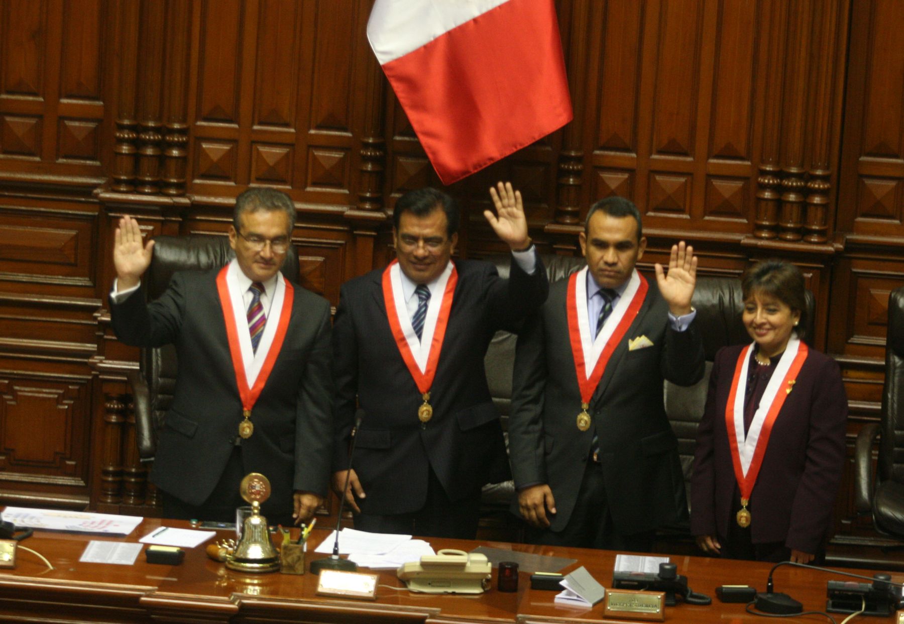 Nueva Mesa Directiva del Congreso, que preside Javier Velásquez Quesquén. Foto; Andina / vidal Tarqui