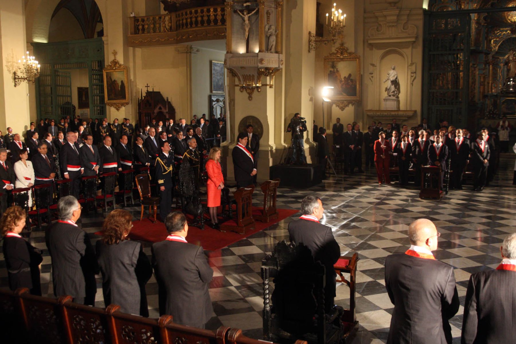 El Presidente de la República, Alan García y su esposa, Pilar Nores de García participan del tradicional Te Deum.
Foto:ANDINA/ Juan Carlos Guzmán Negrini.