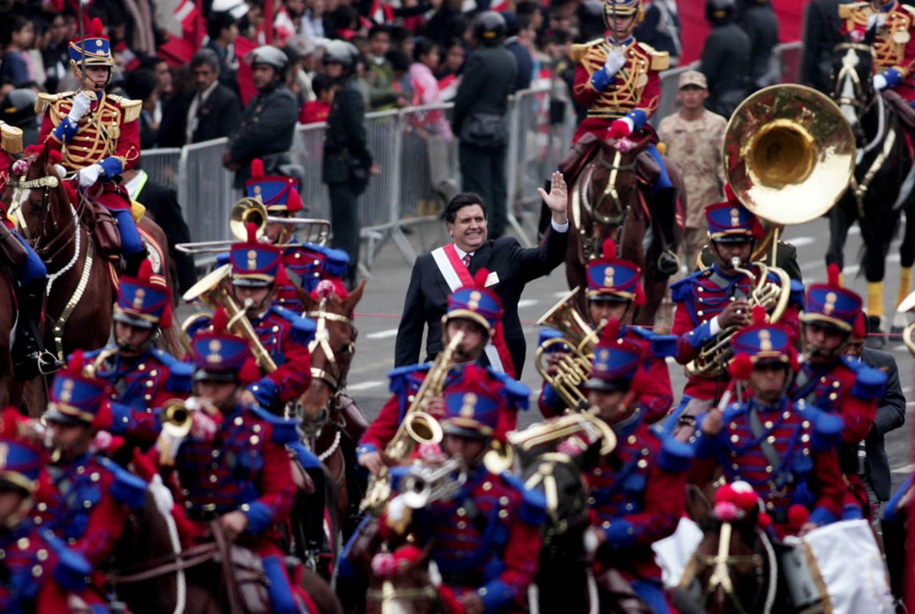 Presidente Alan García llega a la Gran Parada Cívico Militar. Foto: ANDINA/Juan Carlos Guzmán Negrini.