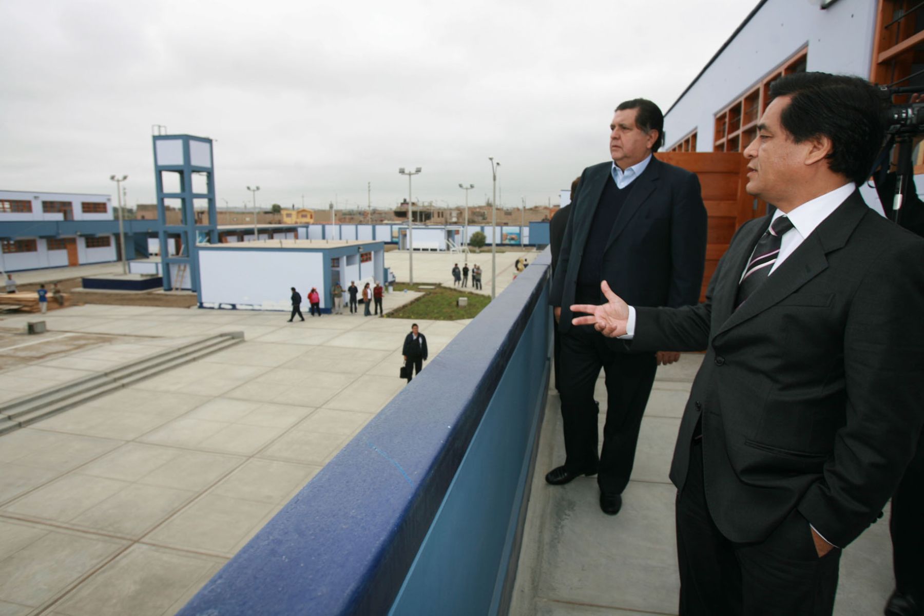 El presidente de la República, Alan García, visitó Pisco para inspeccionar obras de reconstrucción en colegios de la zona. Foto: ANDINA / Sepres