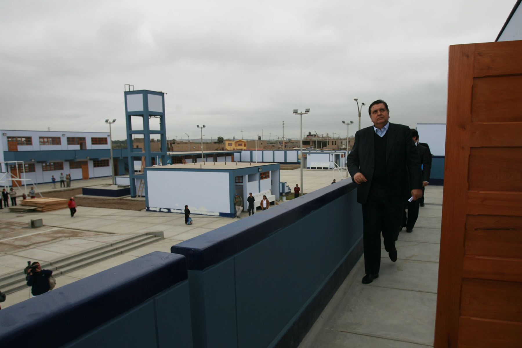El presidente de la República, Alan García, visitó Pisco para inspeccionar obras de reconstrucción en colegios de la zona. Foto: ANDINA / Sepres
