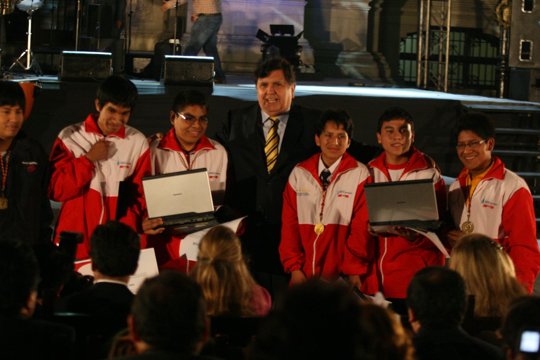 Presidente Alan Garcia, asiste a la Ceremonia por el Dia Internacional de la Juventud en Palacio de Gobierno. Foto:ANDINA/ Vidal Tarqui