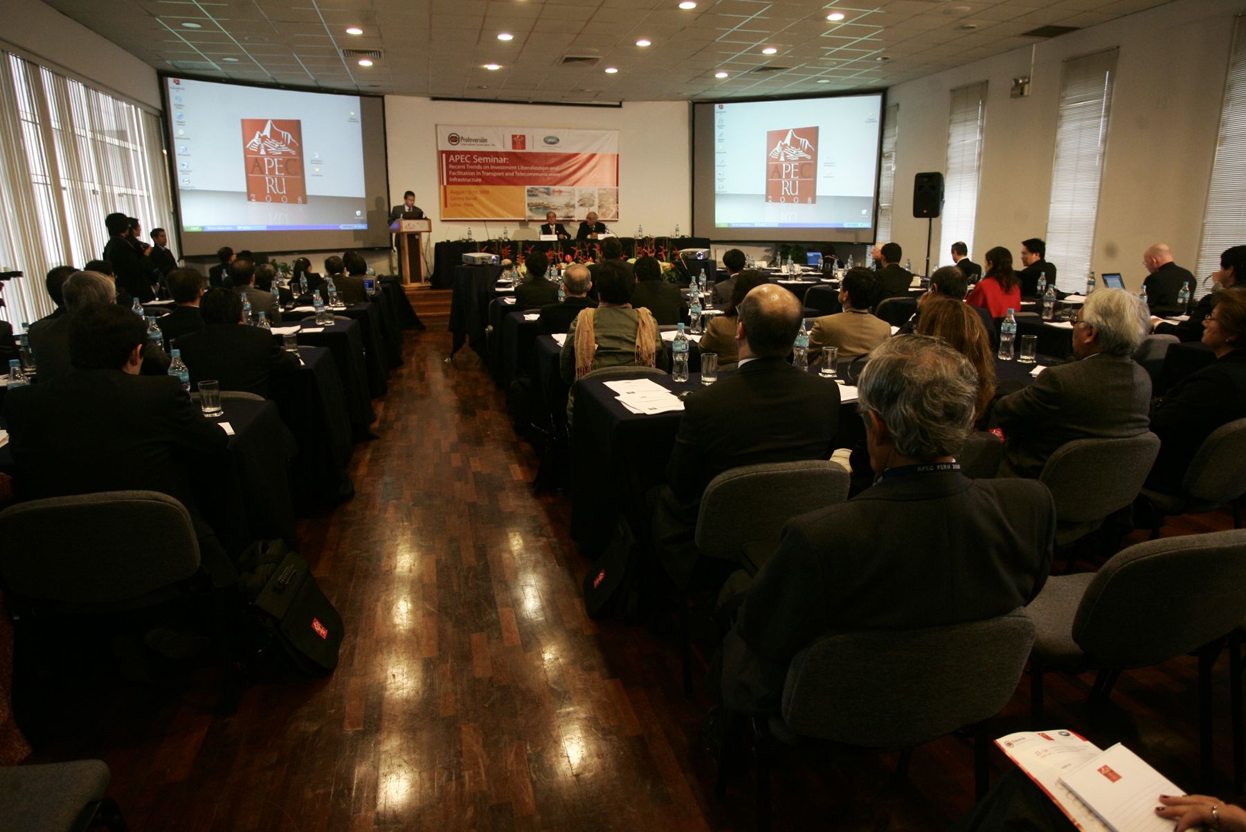 Seminario, "Tendencias Recientes en liberalización y facilitación de inversiones en infraestructura de transportes y telecomunicaciones" en el marco de la APEC. Foto: ANDINA/Rafael Cornejo