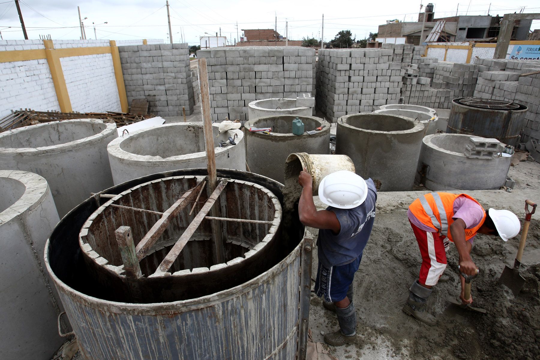 Planta bloquetera del distrito de Tupac Amaru Inca de la ciudad de Pisco. Foto:ANDINA/Jack Ramón Morales