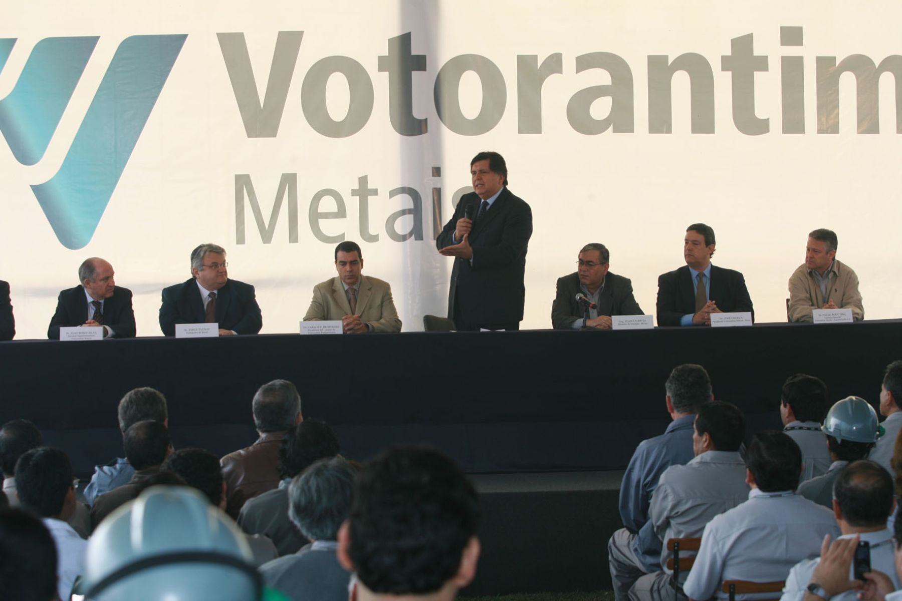 El Jefe de Estado , Alan García, visitó la Refineria Cajamarquilla, en la cual la Empresa Votoratim Metais invierte en proyecto de expasión de 500 millones de dólares.Foto:SEPRES