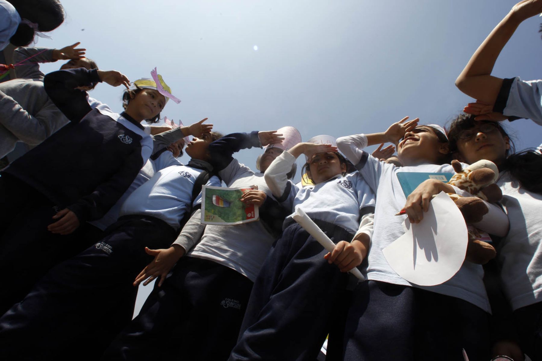 Escolares aprovechan día soleado para visitar Museo de la Nación en Dìa soleado en Lima.

Foto:ANDINA / Juan Carlos Guzmán Negrini.