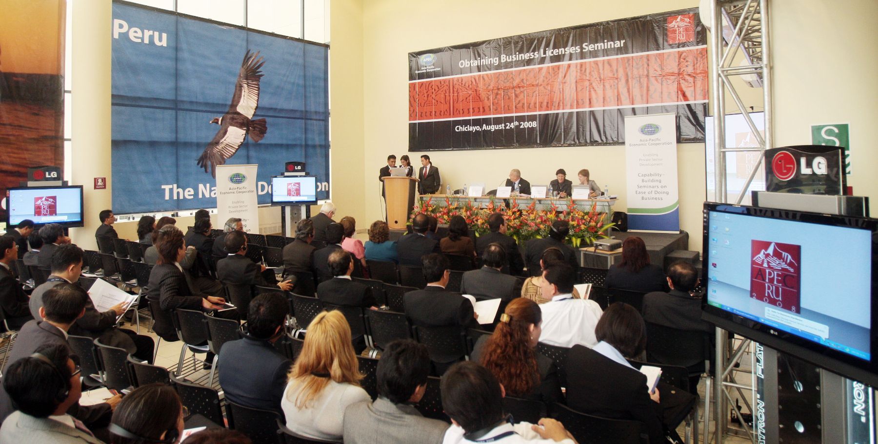 Mas de 200 representantes de las 21 economías que conforman el FORO APEC paraticipan desde hoy en la reunión del Grupo de Trabajo de APEC sobre pequeña y mediana empresa en Chiclayo.Foto:ANDINA/Carlos Lezama