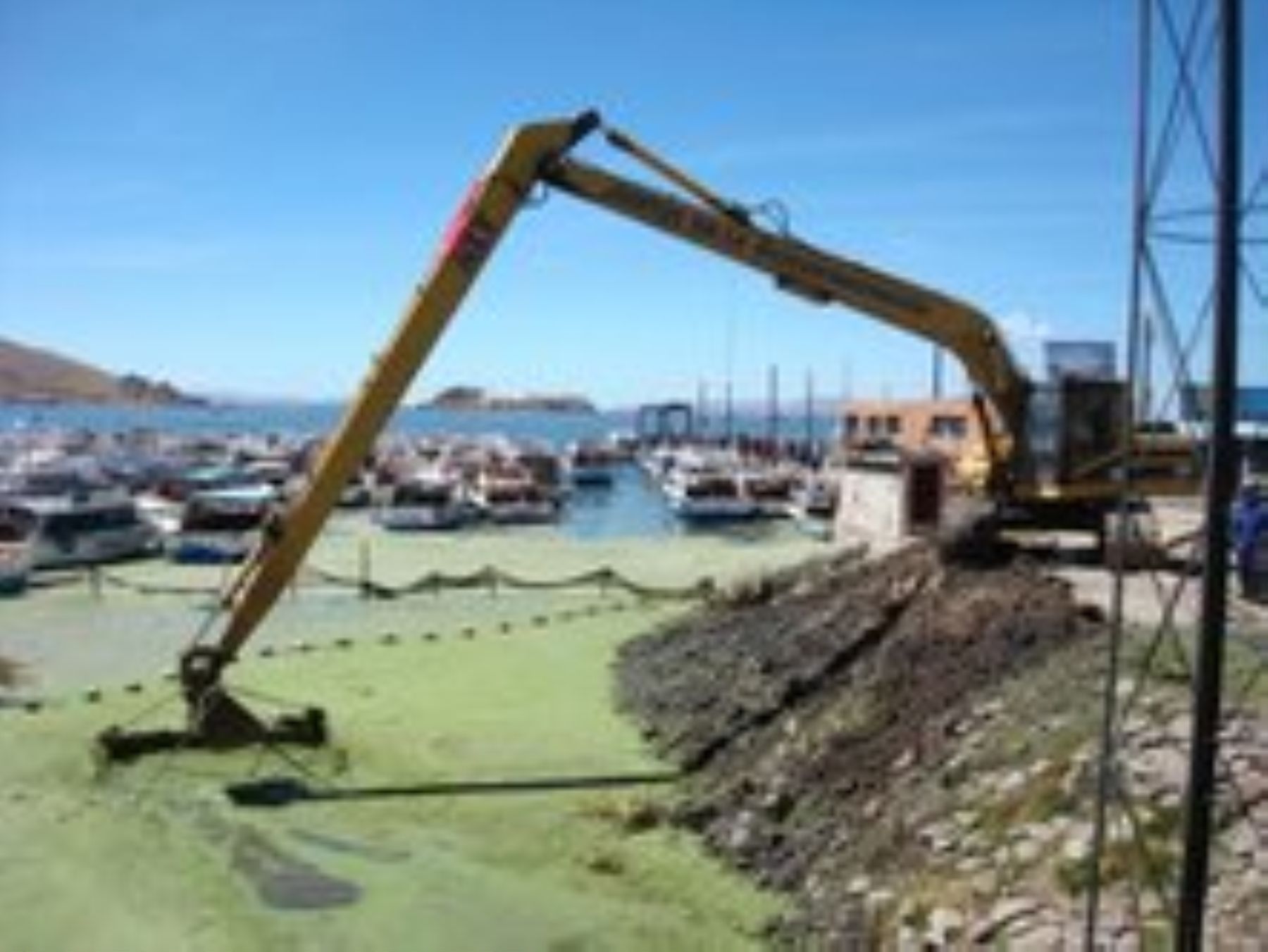 Empezó descontaminación de bahía interna del lago Titicaca. Foto: ANDINA / ALT.