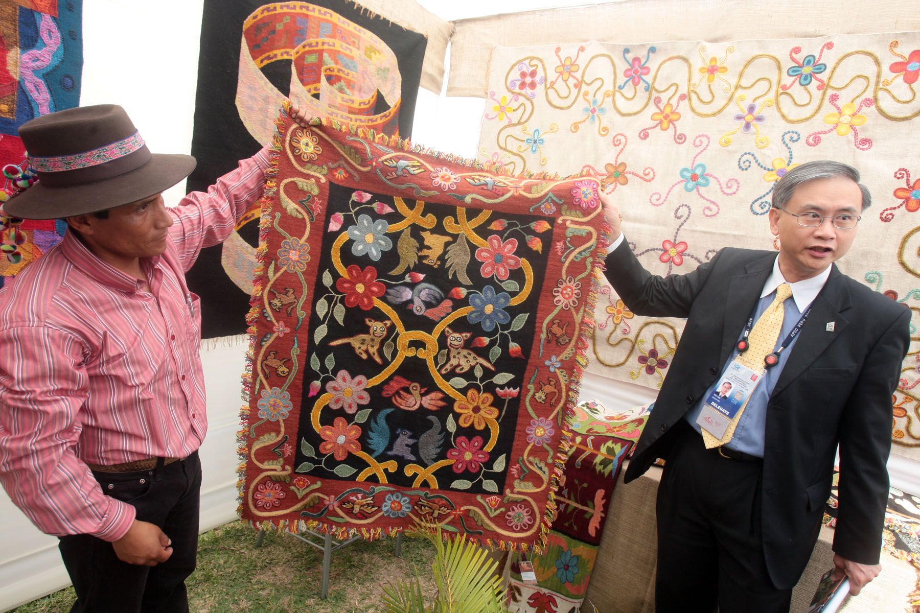 Feria Artesanal y de Productos Exportables en la 27° Reunión del Grupo de Trabajo de Pequeña y Mediana Empresa APEC 2008 en Chiclayo. Foto:ANDINA/ Carlos Lezama