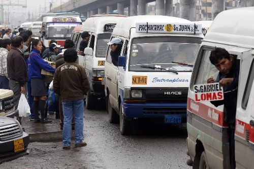Tránsito vehicular.Foto:ANDINA / Juan Carlos Guzmán Negrini.