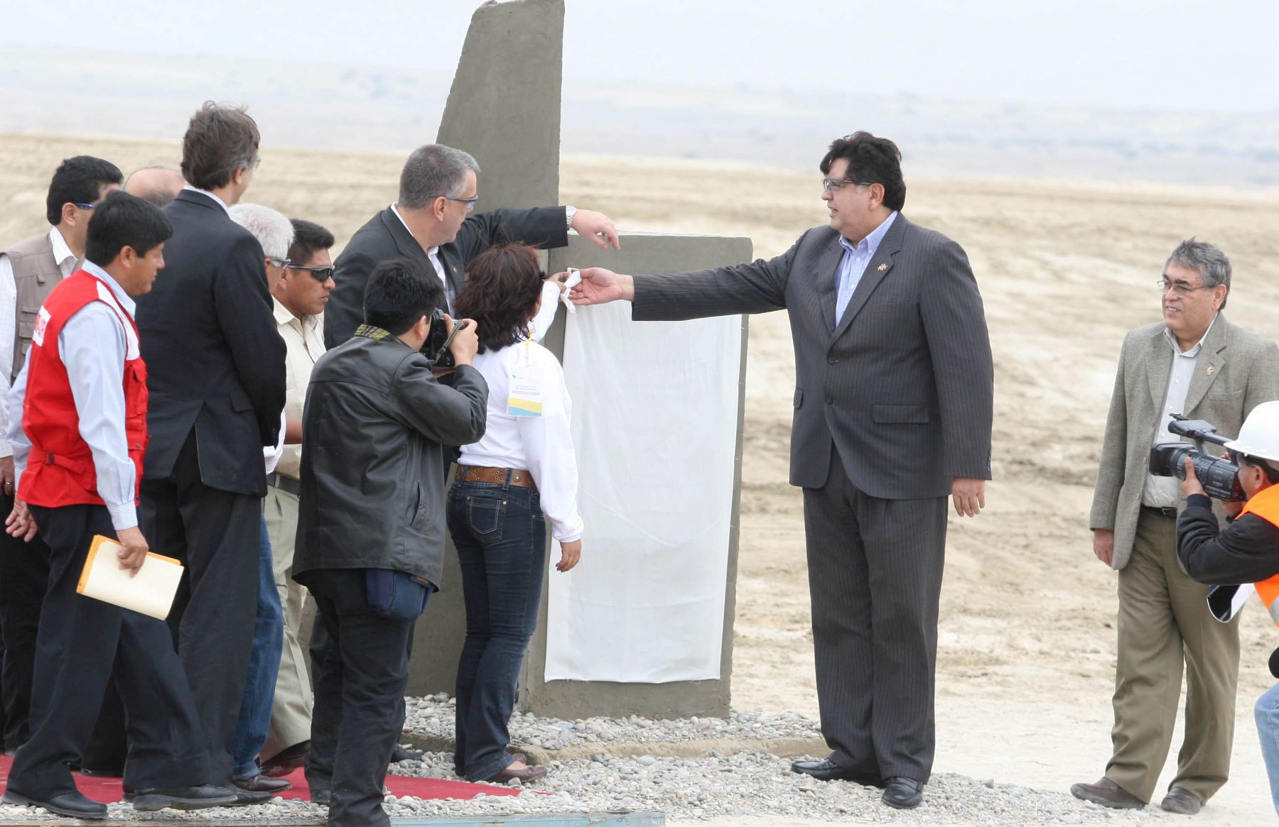 El jefe de Estado, Alan García, encabezó ceremonia de colocación de la primera piedra del Proyecto Bayóvar, en Piura. Foto: ANDINA/ Vidal Tarqui.