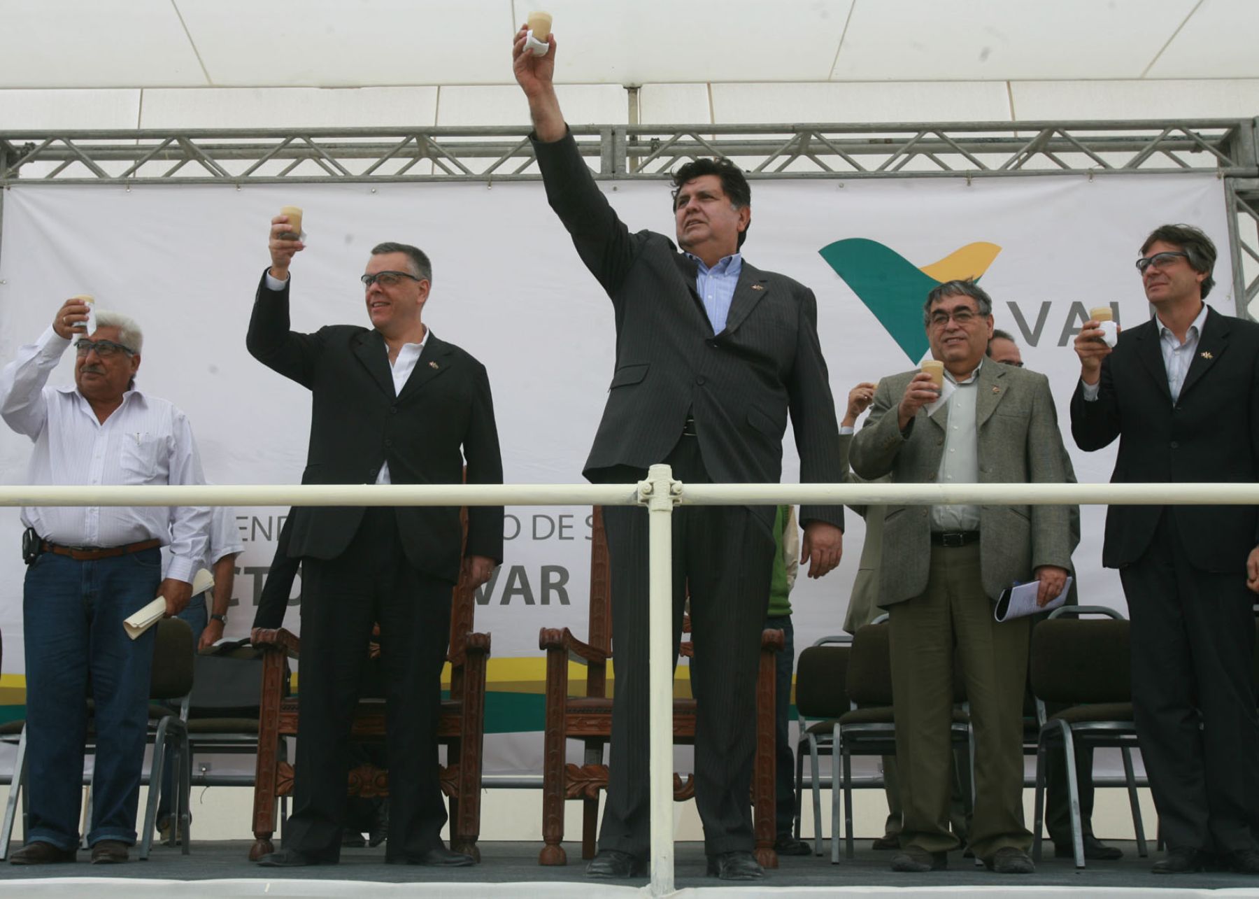 El jefe de Estado, Alan García, encabezó ceremonia de colocación de la primera piedra del Proyecto Bayóvar, en Piura. Foto: Sepres