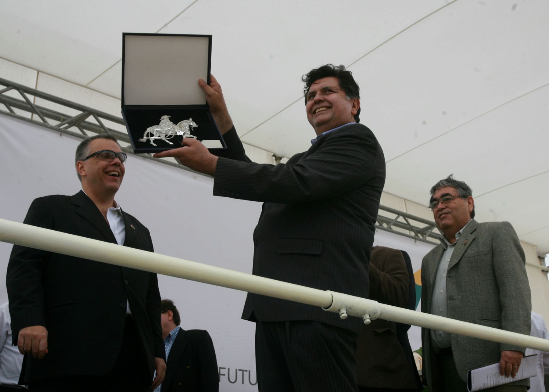 El jefe de Estado, Alan García, encabezó ceremonia de colocación de la primera piedra del Proyecto Bayóvar, en Piura. Foto: Sepres
