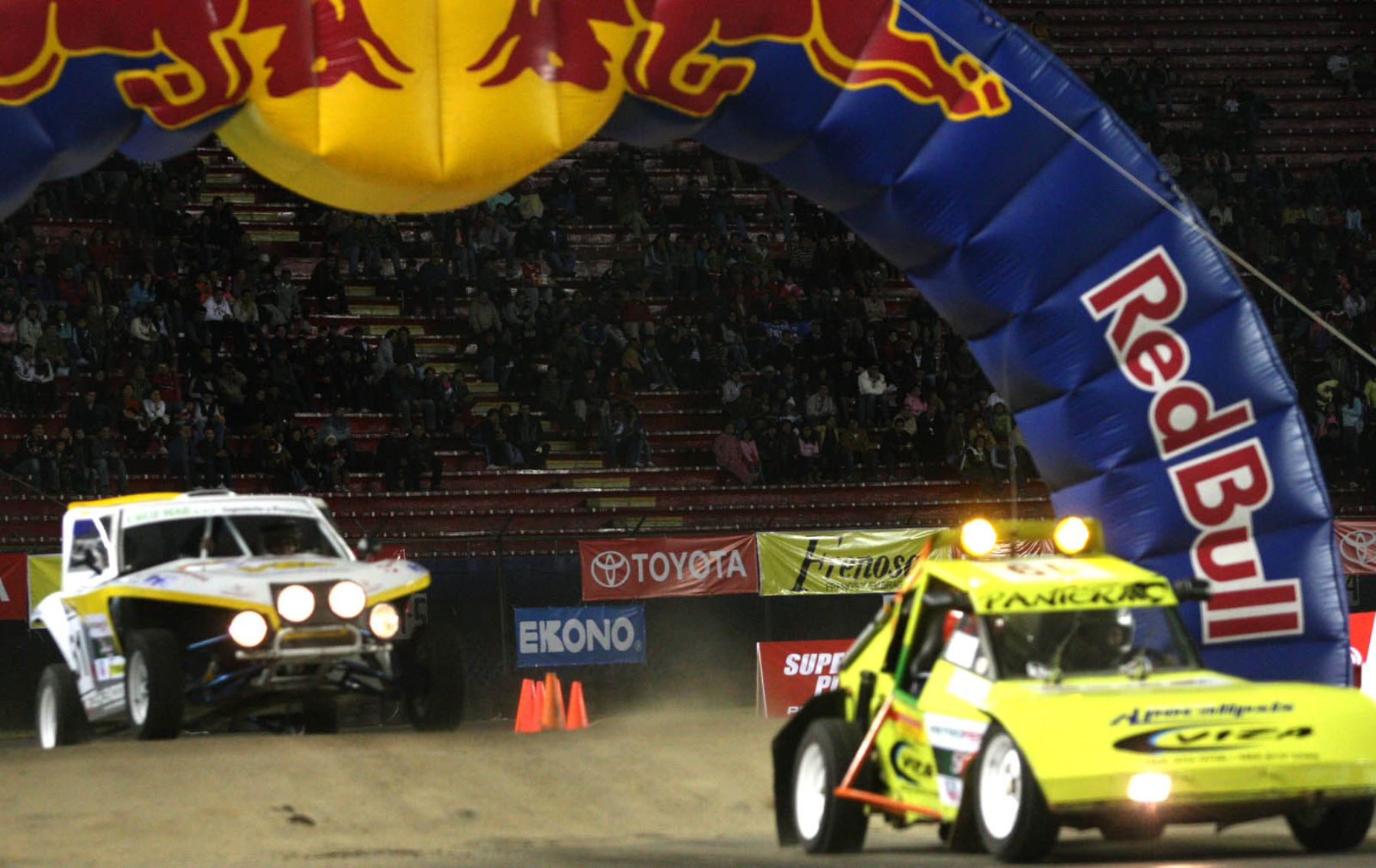 Esta noche se realiza en el Estadio Nacional Eel Super Prime de la XXXVIII edición del Gran Premio Nacional de Carreteras Caminos del Inca 2008 . Foto: ANDINA / Piero Vargas