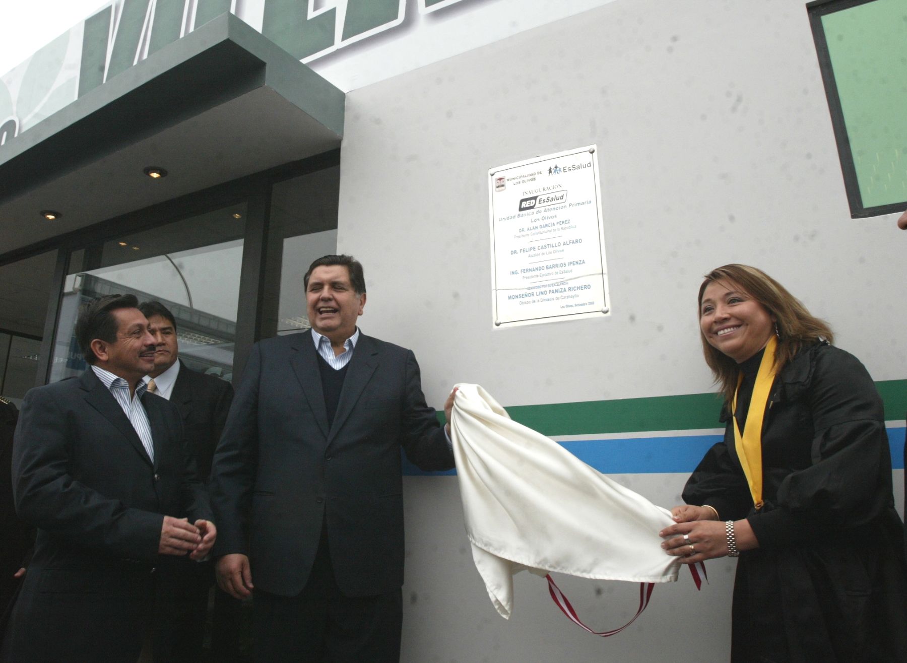 Presidenta Alan Garcia y titular de EsSalud inauguran centro de salud en Villa Sol, Los Olivos. Foto: ANDINA/Victor Palomino.