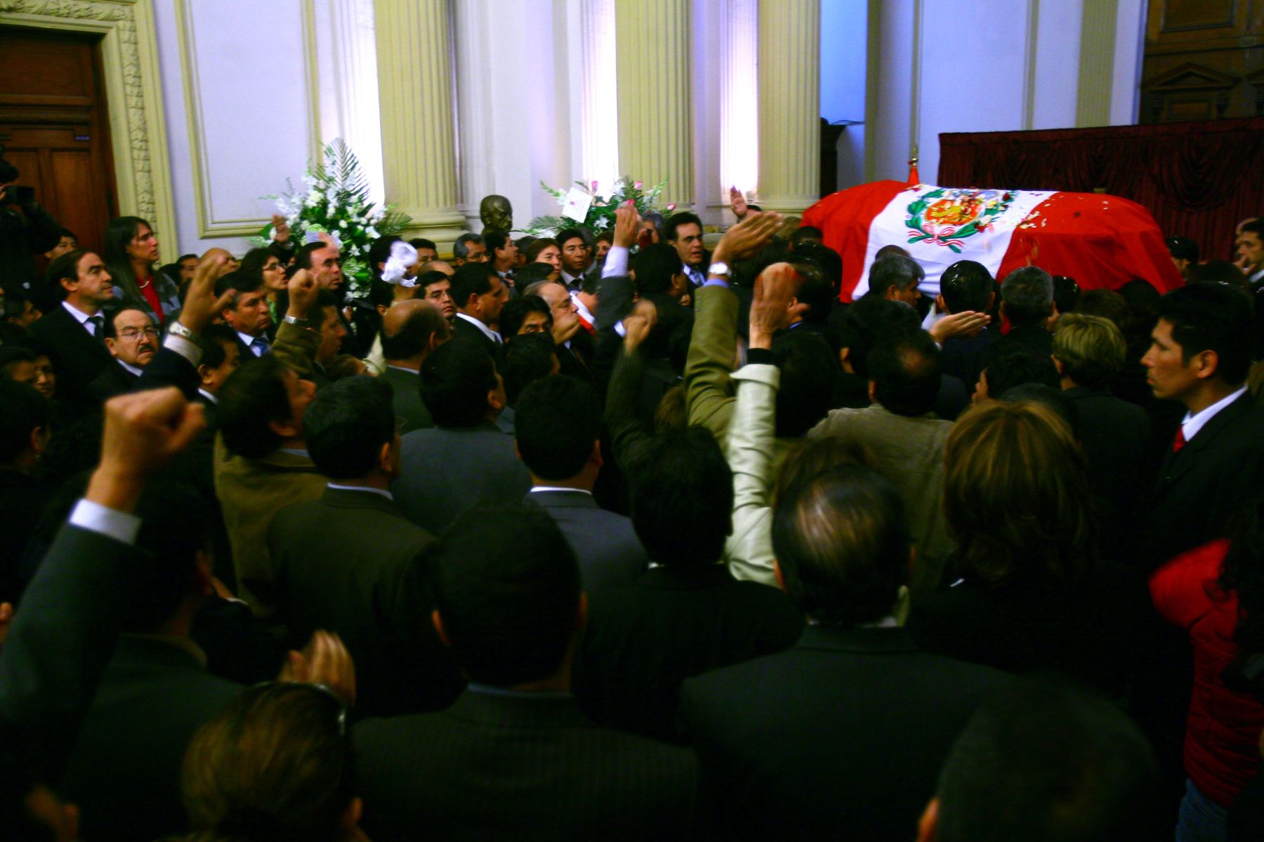 Restos mortales de la congresista Fabiola Salazar llegarón al Congreso de la República para recibir homenaje. Foto: ANDINA / Rubén Grández.