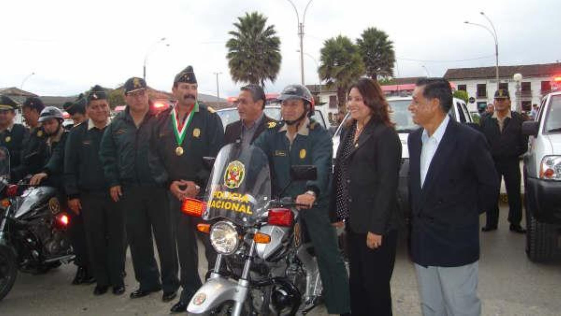Congresista Salazar participó ayer en entrega de patrulleros en región Amazonas. Foto: Andina/ Difusión