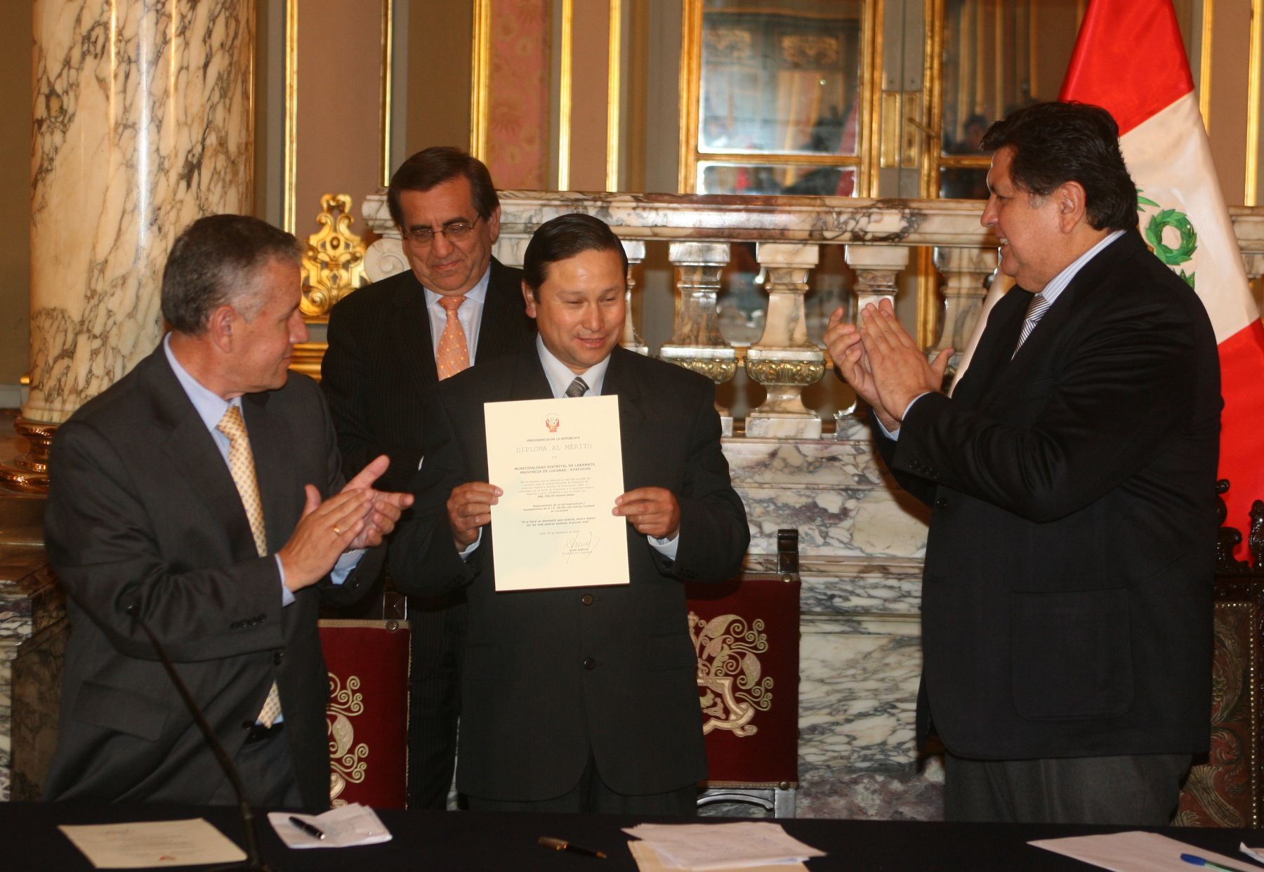 El presidente de la República, Alan García, participa de ceremonia de premiación de la Primera Convocatoria Foniprel 2008. Foto: ANDINA / Vidal Tarqui