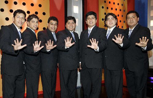 Integrantes del Grupo 5 alistan maletas para viajar a Japón.