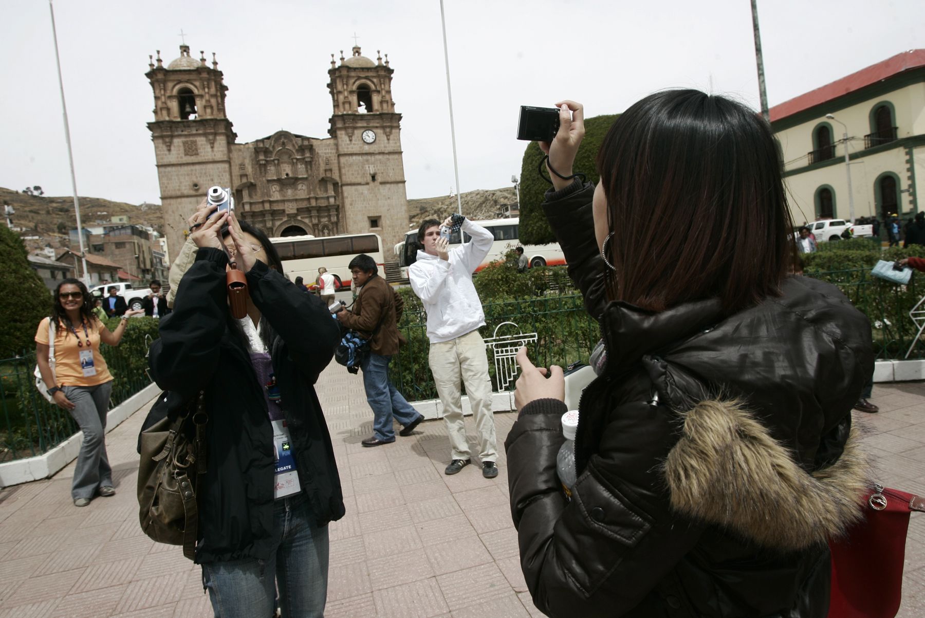 Delegados del Encuentro de Jóvenes del APEC visitaron las calles del centro de la ciudad de Puno. Foto: ANDINA / Rafael Cornejo