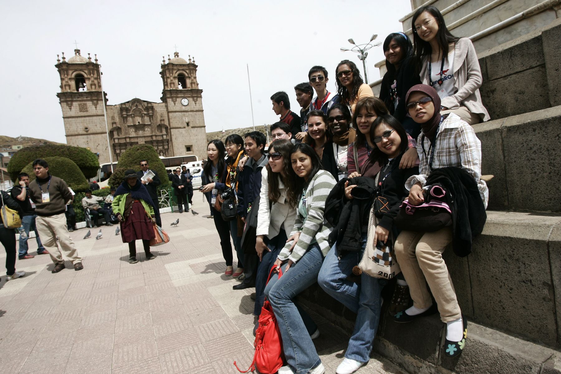 Delegados del Encuentro de Jóvenes del APEC visitaron las calles del centro de la ciudad de Puno. Foto: ANDINA / Rafael Cornejo.