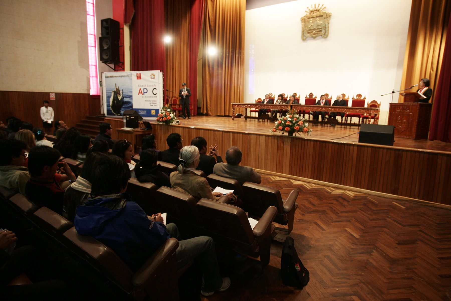 Coloquio sobre el tema APEC organizado por la Universidad del Altiplano con la participación de los Delegados del Encuentro de Jóvenes del APEC en la cuidad de Puno. Foto: ANDINA / Rafael Cornejo