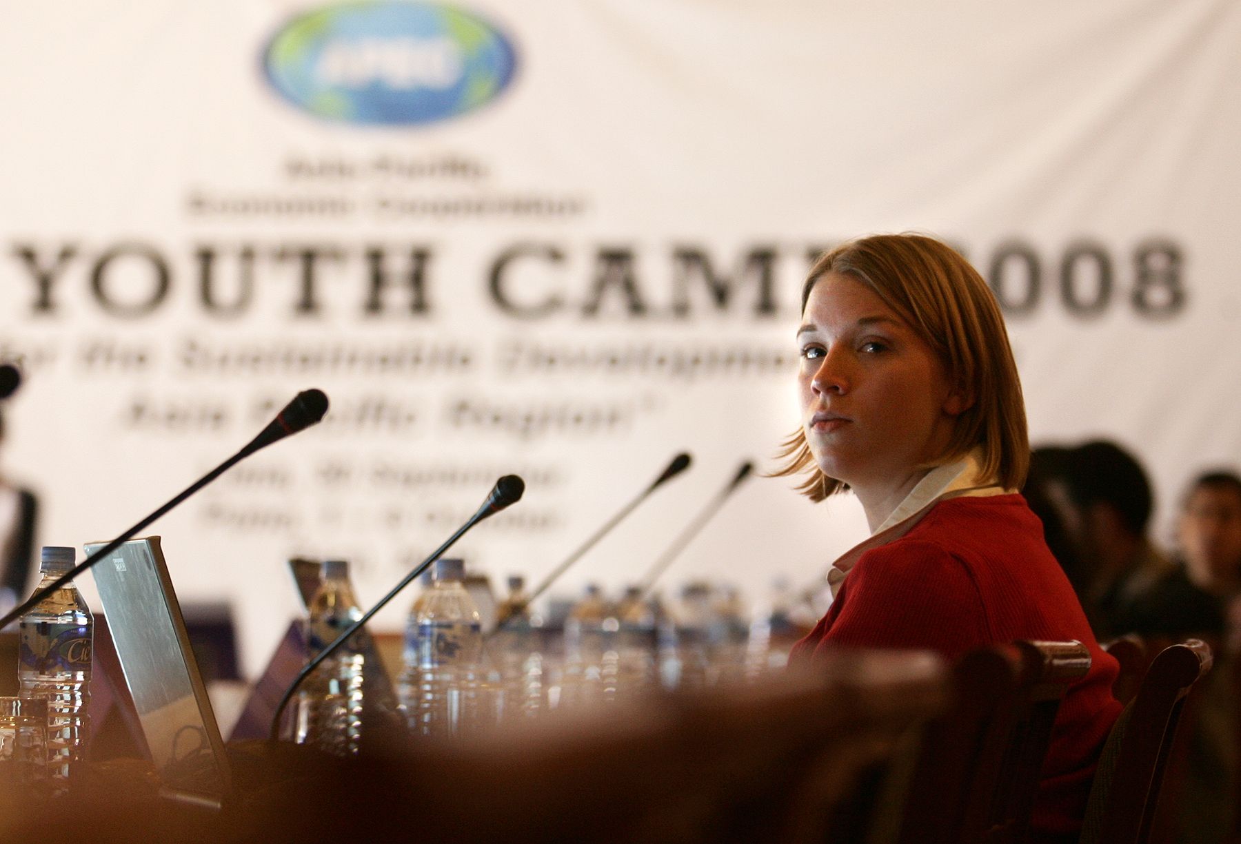 Delegados elaboran el borrador final de la declaración de la reunion de Jóvenes de APEC, que se realiza en la ciudad de Puno. Foto ANDINA / Rafael Cornejo