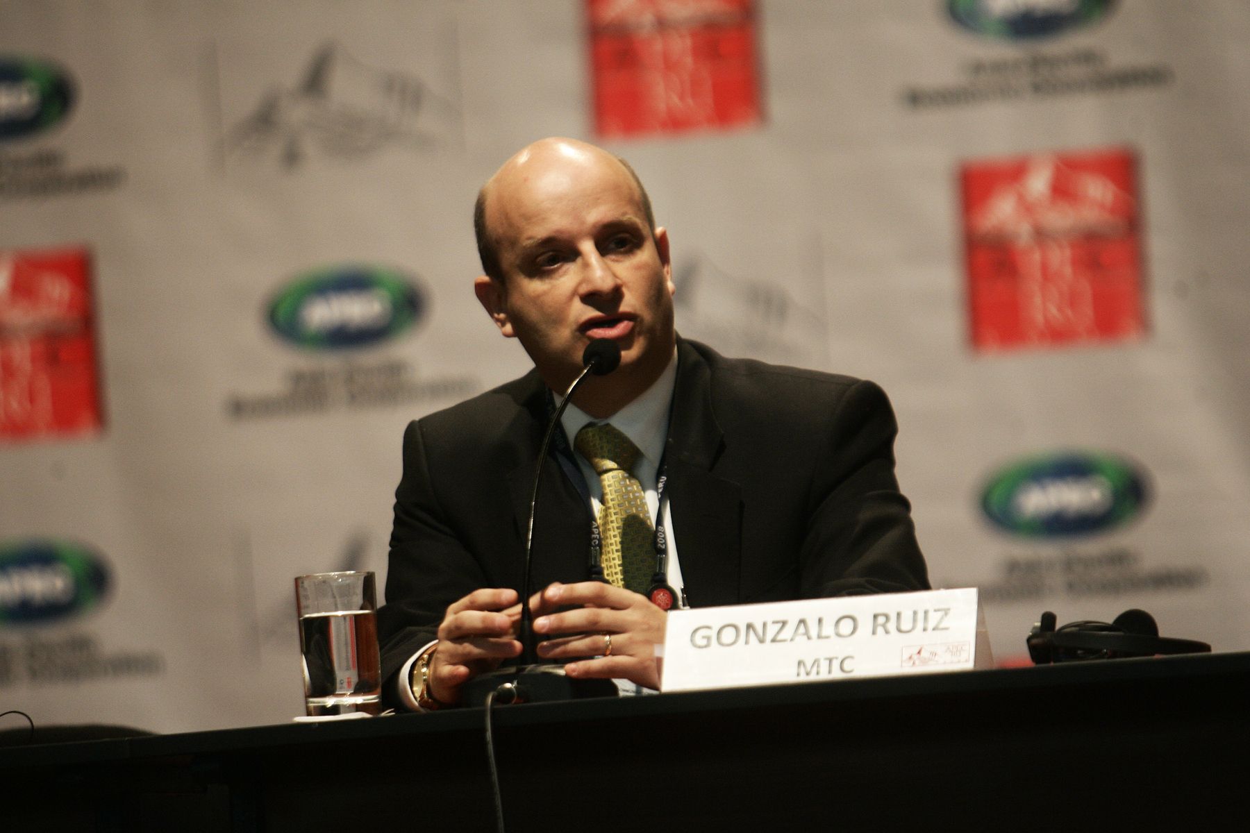 Gonzalo Ruiz, Viceministro de Comunicaciones, en conferencia de prensa durante la 38º Reunión del Grupo de Trabajo de Telecomunicaciones en el marco del APEC 2008. Foto: ANDINA / Rafael Cornejo.